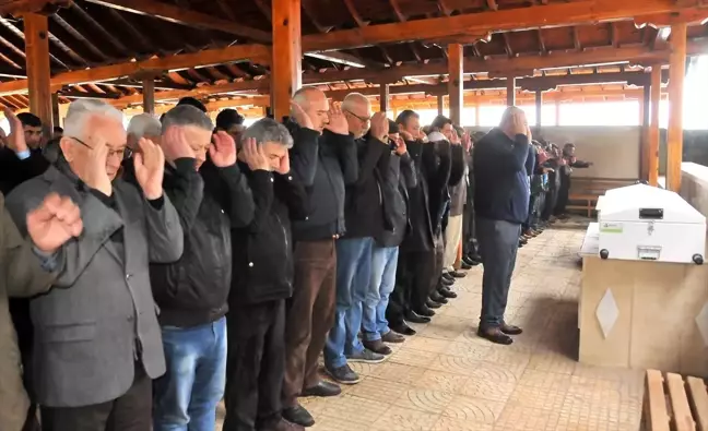 Mersin'de yaylada 37 gün sonra cesedi bulunan kişinin cenazesi toprağa verildi