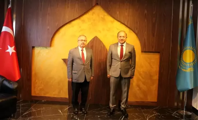 Türkiye Maarif Vakfı Başkanı Ahmet Yesevi Üniversitesi Mütevelli Heyet Başkanını Ziyaret Etti