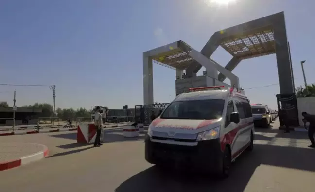 İHH'dan Gazze'ye 4 ambulans desteği