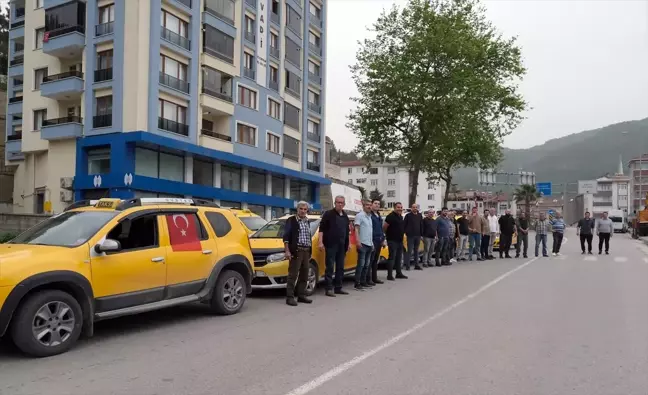 Kastamonu'da öldürülen taksici için taksiciler konvoy düzenledi