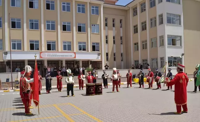 Beypazarı ilçesinde lise öğrencileri tarafından yıl sonu kermesi düzenlendi