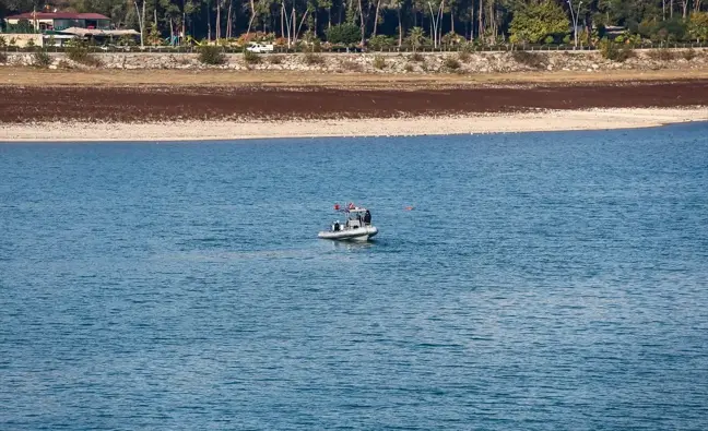 Adana'da Deniz Bisikletiyle Baraj Gölüne Düşen Kız Çocuğu İçin Arama Çalışmaları Devam Ediyor