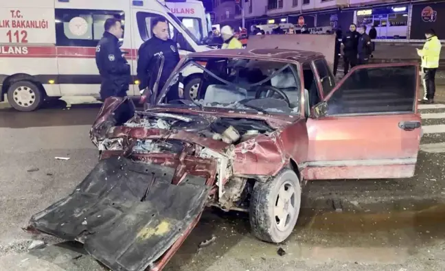 Aksaray'da Polisi Aldatan Sürücünün Kovalamacası Kazayla Sonuçlandı