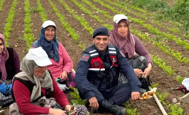 Jandarmadan 1 Mayıs'ta Tarla Kadınlarına Ziyaret