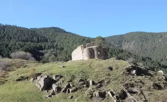 GİRESUN VALİSİ ÜNLÜ, RESTORE EDİLEN ÇAKRAK KİLİSESİ'NDE İNCELEME YAPTI