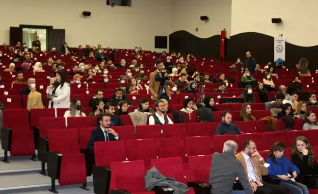 Avukatlara 'Etkili Savunmada Hitabet ve Beden Dili' anlatıldı