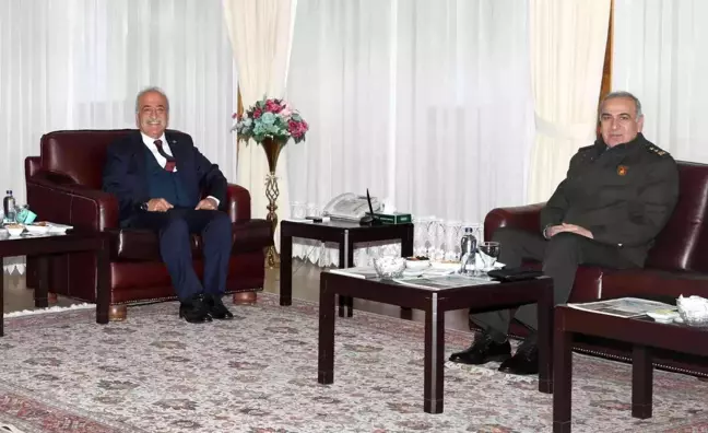 Tümgeneral Erhan Uzun, Rektör Çomaklı'nın konuğu oldu