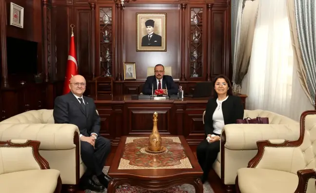Hayat Kimya Holding'den Vali Canbolat'a Ziyaret