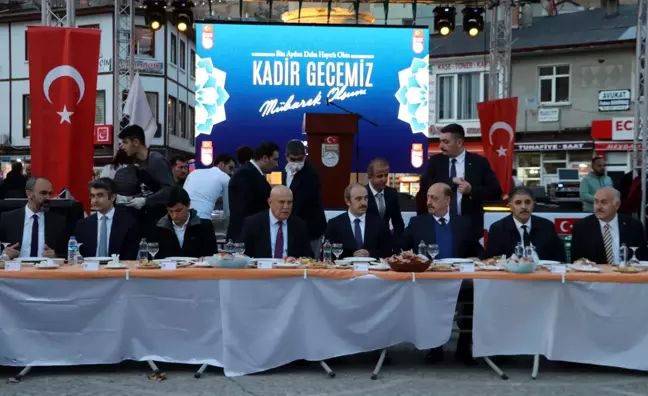 Çalışma ve Sosyal Güvenlik Bakanı Bilgin, Bayburt'ta vatandaşlarla iftar yaptı Açıklaması