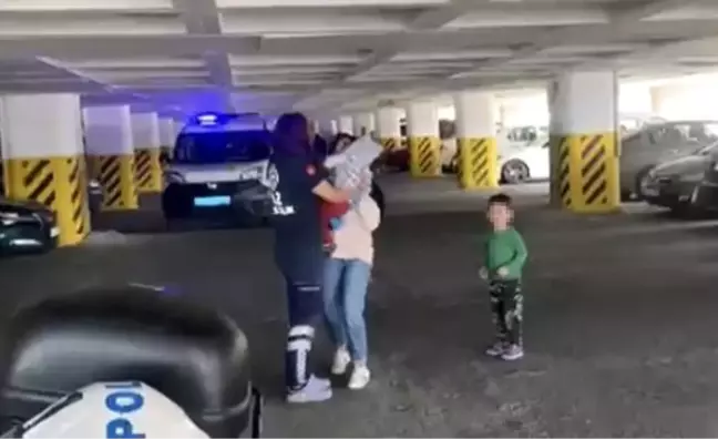 İzmir 3. sayfa haberi | İzmir'de otomobilde kilitli kalan çocuğu itfaiye kurtardı