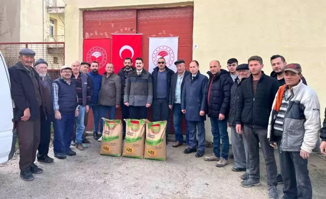 Çavdarhisar'da 401 çiftçiye yüzde 50 hibeli 60 ton buğday tohumu dağıtıldı