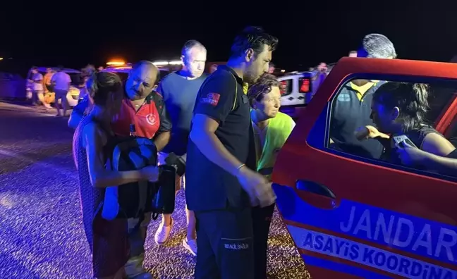 İzmir Karaburun'da Ormanlık Alanda Yangın Çıktı