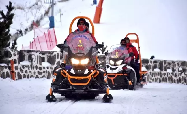 Palandöken Kayak Merkezi'nde Yasaklı Bölgede Snowboard Yapan Şahsa İşlem Yapıldı