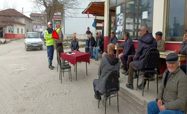 Kırklareli'nde Jandarma'dan Traktör Sürücülerine Trafik Eğitimi