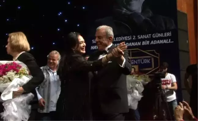Türkan Şoray ile Ali Özgentürk Dans Etti
