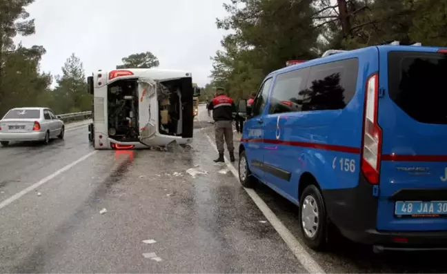 Yolcu Otobüsü Devrildi: 24 Yaralı