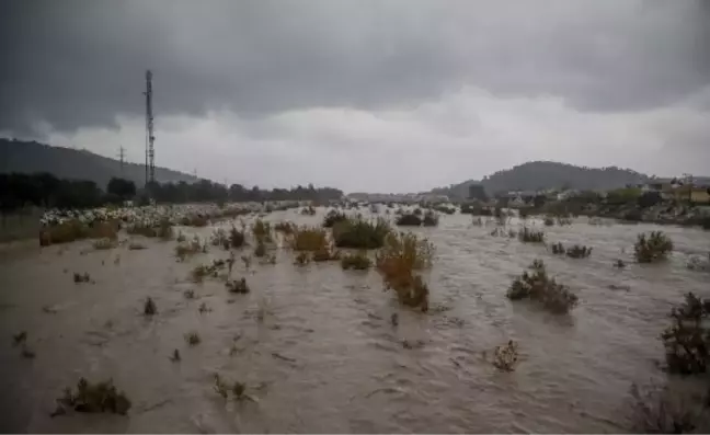 'Kırmızı kod' alarmı verilen Antalya teyakkuzda (3)