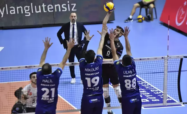 Bursa Büyükşehir Belediyespor, Arkas Spor'u 3-1 yendi