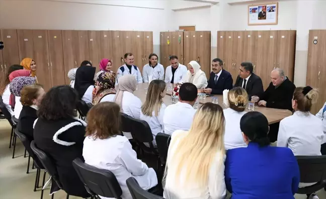 Milli Eğitim Bakanı Düzce'de Öğrenci ve Öğretmenlerle Buluştu