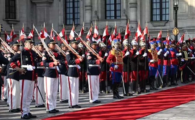 Cumhurbaşkanı Xi Jinping, Peru'da APEC Zirvesi için Resmi Ziyarette Bulundu