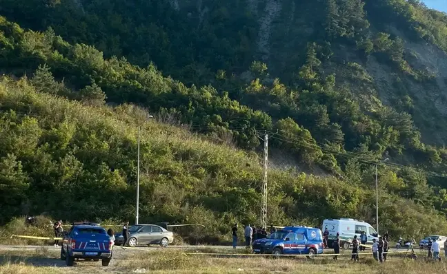 Sinop'un Türkeli ilçesinde yol kenarında erkek cesedi bulundu
