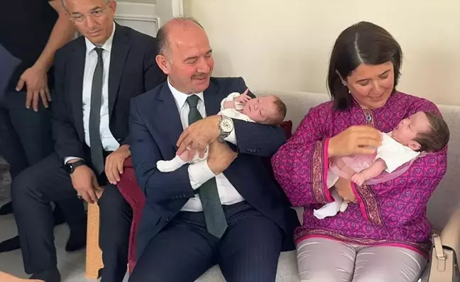 Giresun Valisi Mehmet Fatih Serdengeçti, üçüz bebekleri olan aileyi ziyaret etti