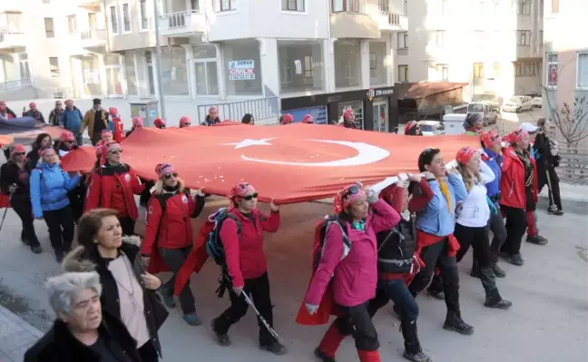 Atatürk ve Istiklal Yolu Yürüyüşü' Tamamlandı