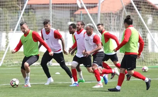 Antalyaspor'da Neşeli Antrenman