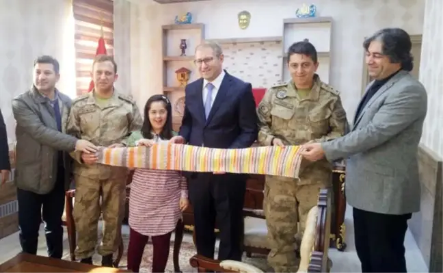 Down Sendromlu Sena Nur'dan, Mehmetçiğe Güzel Hediye