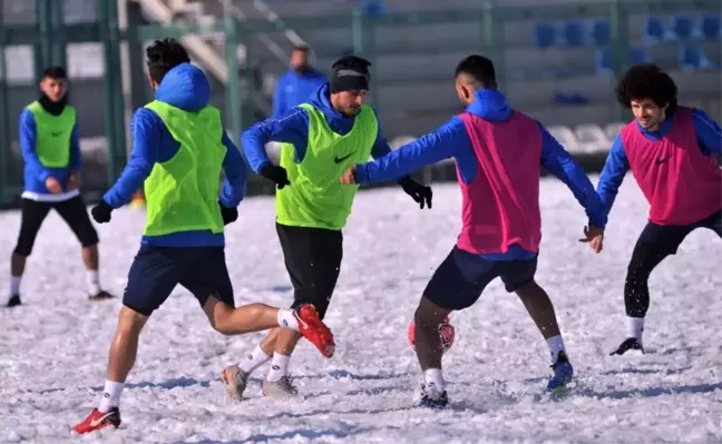 İnegölspor Maç Saati Bekliyor