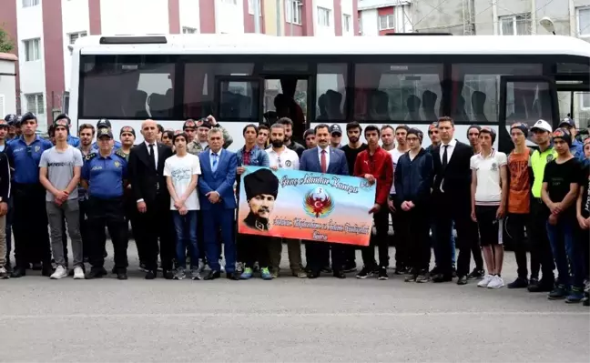Vali Masatlı, Öğrencileri Çanakkale'ye uğurladı