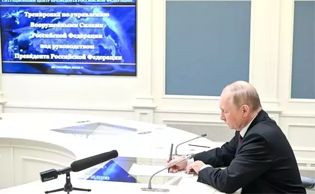 Rusya'dan nükleer silahlarla tatbikat