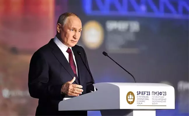 Putin, Zelenskiy'i Nazilerle hareket etmekle suçladı
