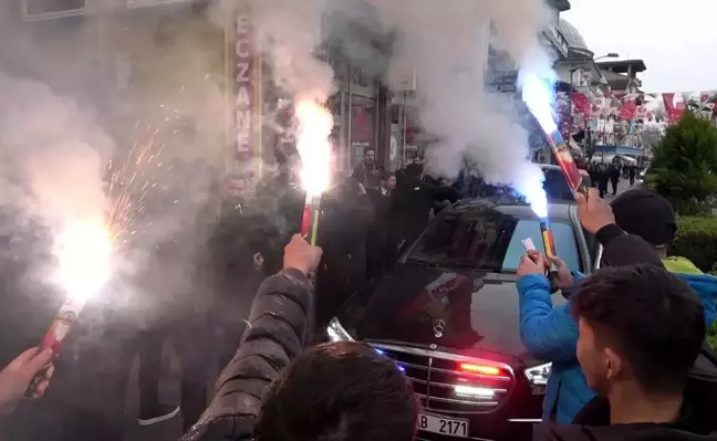 Adalet Bakanı Yılmaz Tunç, Bartın'da seçim ofisi açılışını yağmur altında gerçekleştirdi