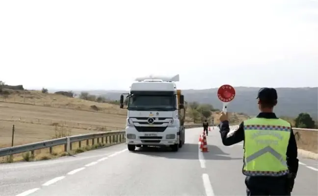 Kırklareli'nde Trafik Denetiminde 7 Sürücünün Belgelerine El Konuldu