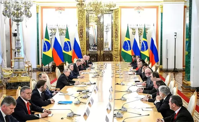 Putin ve Lula, ABD Tarifelerini Görüştü