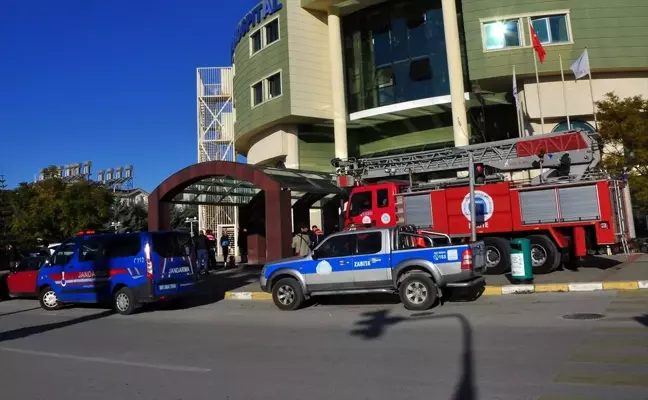 Manavgat'ta hastanede çıkan yangın büyümeden söndürüldü