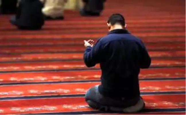 Namaz sureleri... Namazda okunan sureler ve sırası! Namaz sureleri sıralaması!