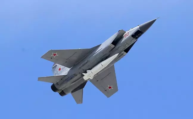 Rus savaş uçağı, Barents Denizi'nde Norveç keşif uçağını engelledi