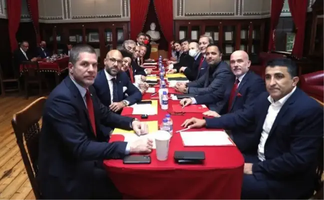 Galatasaray'da ilk yönetim kurulu toplantısı gerçekleştirildi