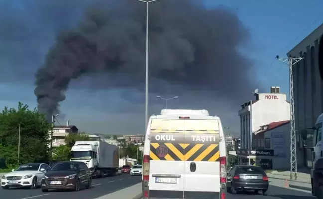 Arnavutköy'de büyük fabrika yangını