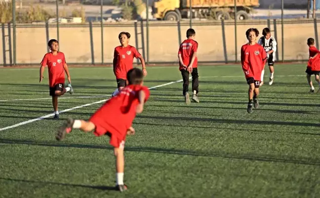 Van haberi | Van Büyükşehir Belediyesi U-14 futbol takımı yeni sezona avantajlı başlamak istiyor