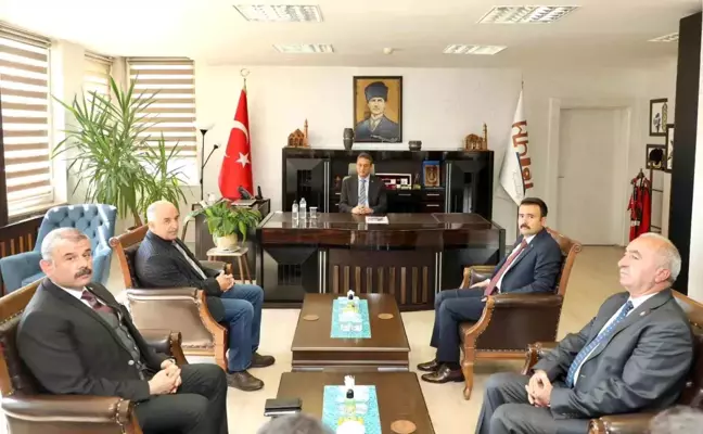 Bitlis Valisi Erol Karaömeroğlu, Ahlat'a çeşitli ziyaret ve incelemelerde bulundu