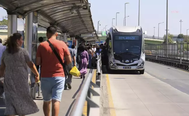 Metro İstanbul, Gazze'ye Destek Mitingi İçin Özel Sefer Düzenledi