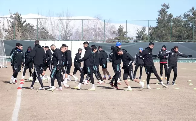 Erzurumspor FK Teknik Direktörü Hakan Kutlu: Taraftarlarımızın desteğiyle maçı kazanmak istiyoruz
