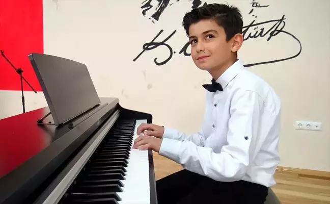 Sarıkamış'ta Piyano Kursu Öğrencilerinden Konser