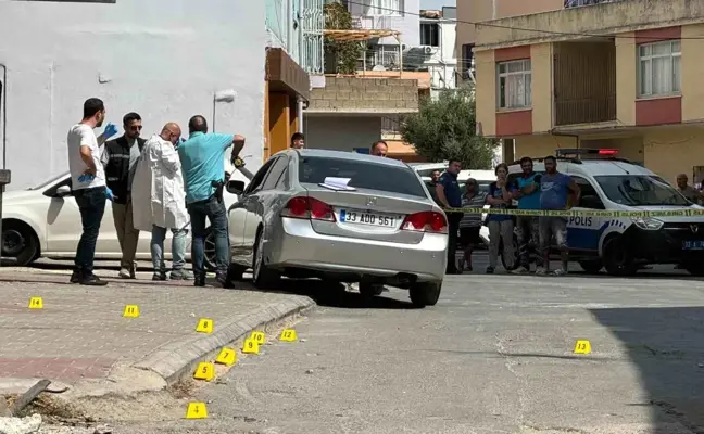 Mersin'de Otomobile Pusu Kurup Kardeşleri Hedef Aldı: Bir Ölü, Bir Yaralı