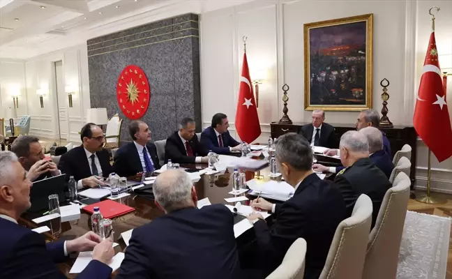 Cumhurbaşkanı Erdoğan'ın başkanlığında güvenlik toplantısı yapıldı