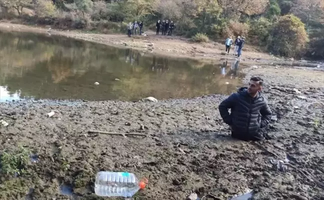 Sancaktepe'de Çamura Batmış Genç İtfaiye Tarafından Kurtarıldı