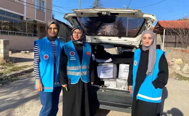 Emet Diyanet Gençlik Koordinatörlüğü'nden İhtiyaç Sahibi Ailelere Gıda Yardımı